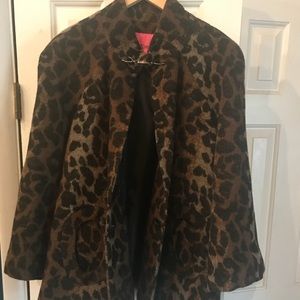 Plus-size 2X BETSEY JOHNSON LEOPARD TRAPEZE Coat